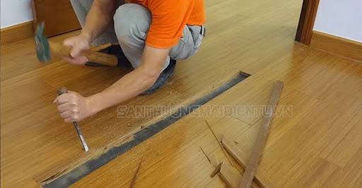 sửa sàn gỗ công nghiệp bị phồng